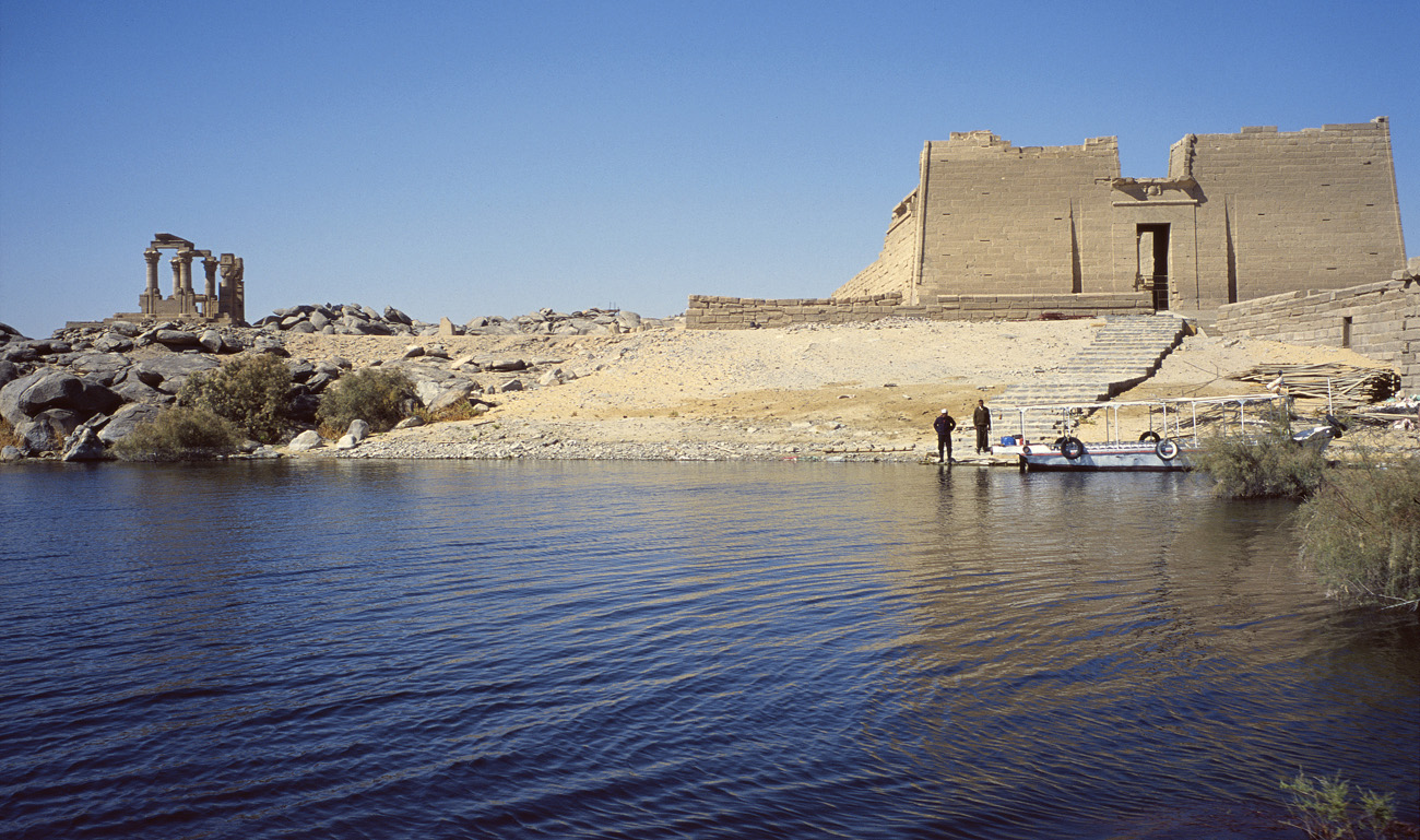egyp08_19 kalabsha debarcadere .jpg